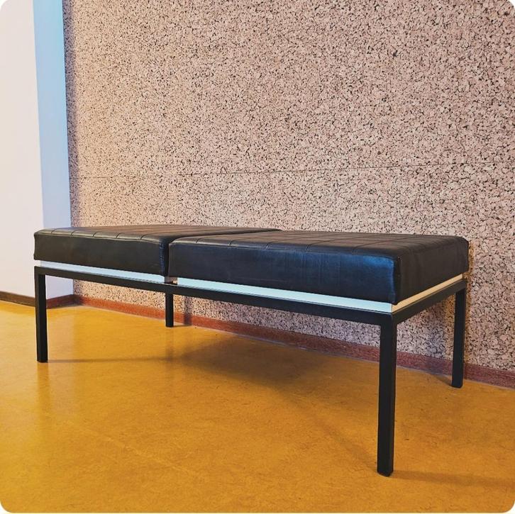 Vintage zwarte skaileren Bank - sofa poef bankje voetenbank, Huis en Inrichting, Banken | Sofa's en Chaises Longues, Zo goed als nieuw