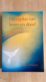 T. Terlouw - De cyclus van leven en dood, Boeken, Ophalen of Verzenden, Zo goed als nieuw, T. Terlouw