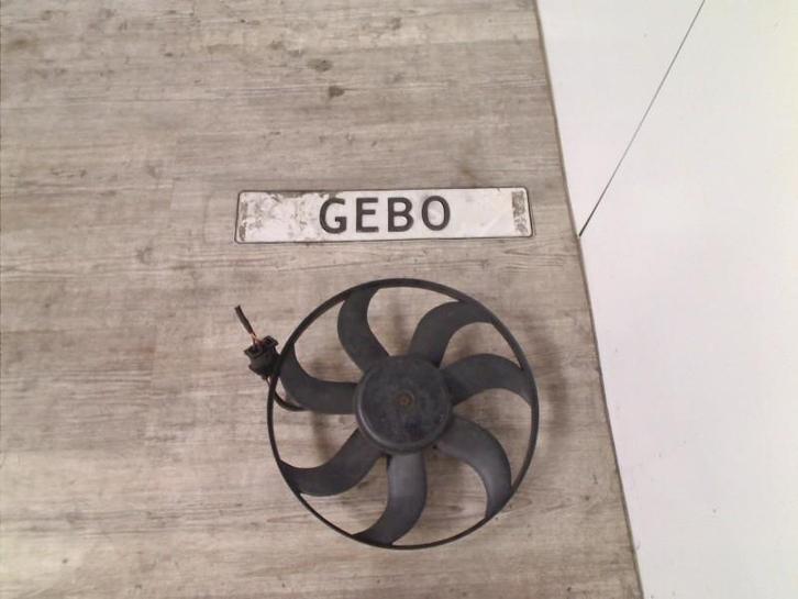 KOELVENTILATORMOTOR Volkswagen Polo V (6R) (01-2009/10-2017), Auto-onderdelen, Airco en Verwarming, Volkswagen, Gebruikt