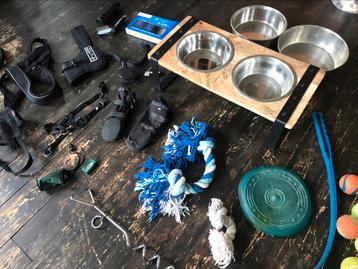 Diverse honden spullen beschikbaar voor biedingen