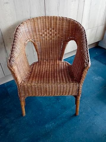 Rotan stoel beschikbaar voor biedingen