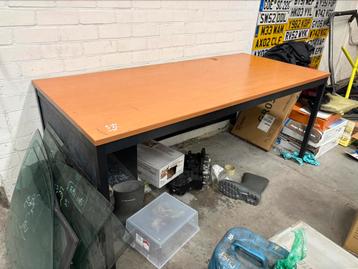 Bureau / Werktafel sterk en stevig  ruilen 6 pack HJ beschikbaar voor biedingen