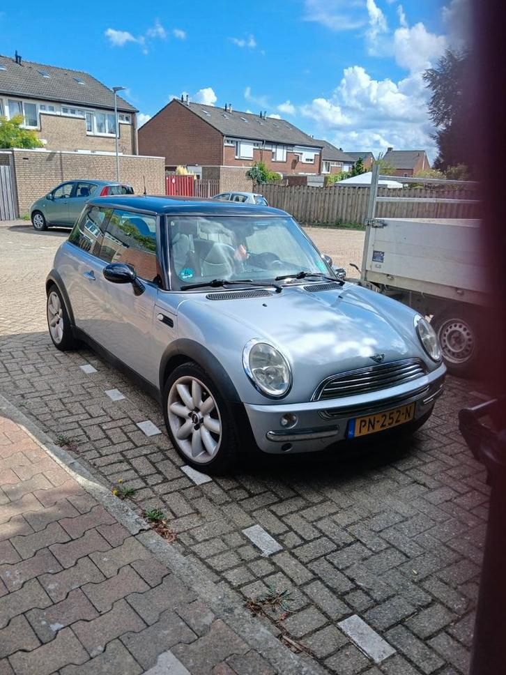 Mini 1.6 16V Cooper 2002 Grijs, Auto's, Mini, Particulier, Cooper, ABS, Benzine, D, Hatchback, Handgeschakeld, Geïmporteerd, Zilver of Grijs