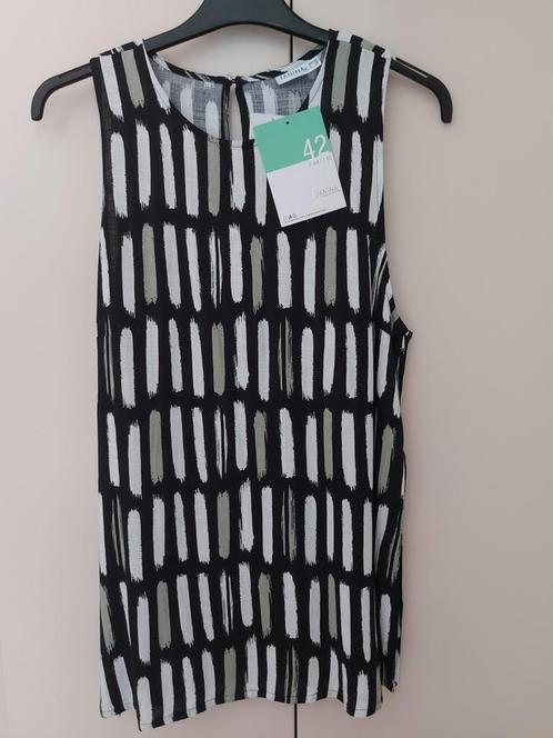 Mooie nieuwe mouwloze top maat 42, Kleding | Dames, Blouses en Tunieken, Nieuw, Maat 42/44 (L), Zwart, Ophalen of Verzenden