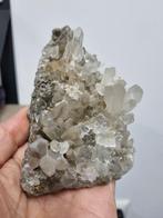 Bergkristal cluster met chloriet, Verzamelen, Mineralen en Fossielen, Ophalen of Verzenden, Mineraal
