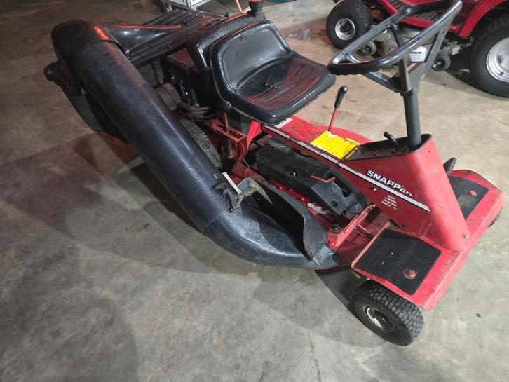 Zitmaaier snapper 3 in een
Moter b&s, Tuin en Terras, Grasmaaiers, Ophalen