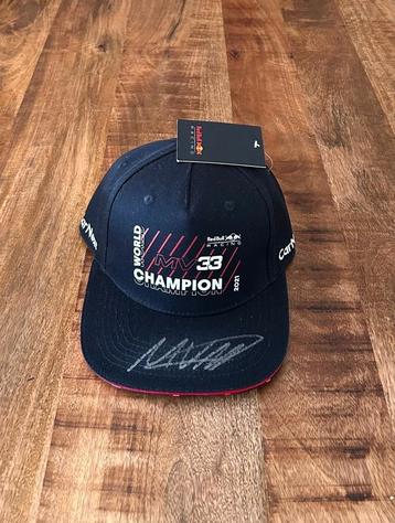 MAX VERSTAPPEN WORLD CHAMPION PET CAP  2021 GESIGNEERD f1 33 beschikbaar voor biedingen