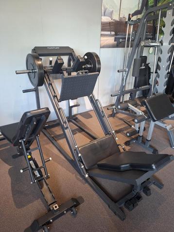 Legpress / Hacksquat  beschikbaar voor biedingen
