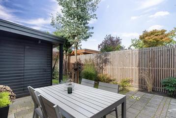 IKEA tuinset tafel + 4 stoelen met armleuningen + 4 kussens beschikbaar voor biedingen