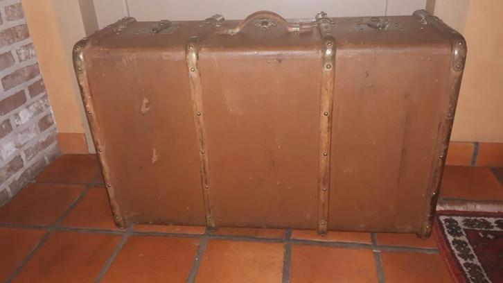 Antieke hutkoffer - kledingkoffer -Cie des clous Au Soleil, Antiek en Kunst, Curiosa en Brocante, Ophalen
