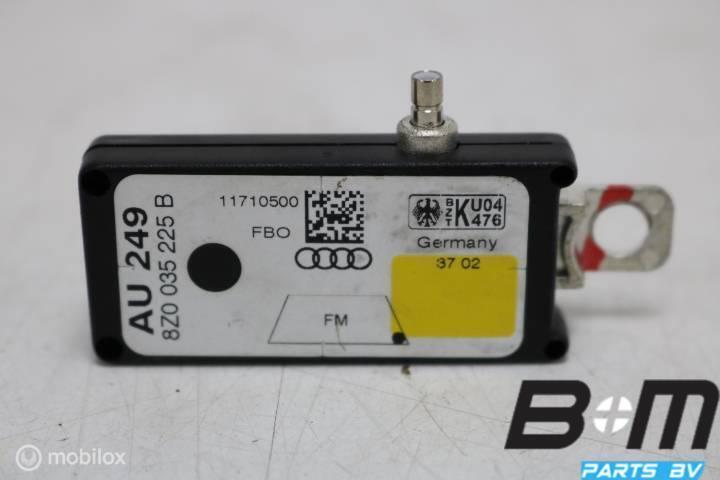 Antenneversterker Audi A2 8Z0035225B, Auto diversen, Autoradio's, Gebruikt