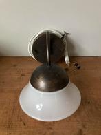 Wandlamp met trekkoord, melkglas & koper, Huis en Inrichting, Lampen | Wandlampen, Ophalen of Verzenden, Gebruikt, Glas