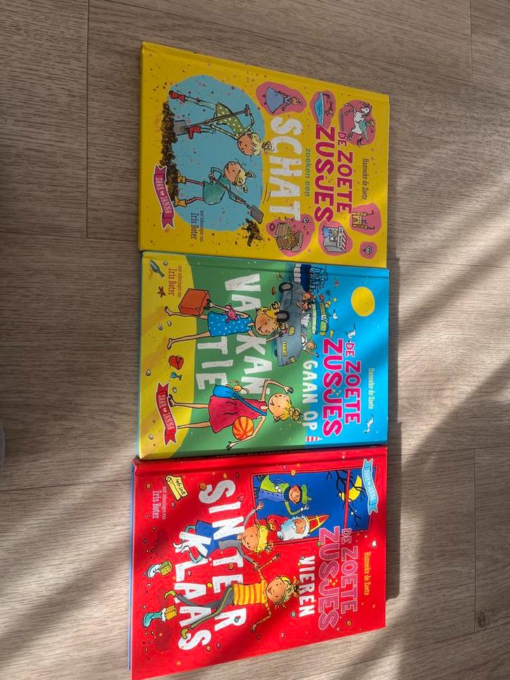 De Zoete Zusjes zoeken een schat, vakantie,Sinterklaas&Kerst, Boeken, Kinderboeken | Jeugd | onder 10 jaar, Zo goed als nieuw