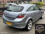 Opel Astra GTC 1.6 Cosmo leuke sportieve auto met apk !, Auto's, Voorwielaandrijving, 15 km/l, 1589 cc, 620 kg