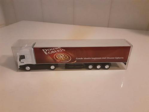 Miniatuur vrachtwagen met oplegger Douwe Egberts nieuw, Hobby en Vrije tijd, Modelauto's | 1:87, Nieuw, Bus of Vrachtwagen, Overige merken