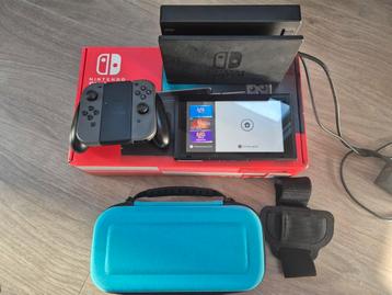Nintendo switch + 6 spellen beschikbaar voor biedingen