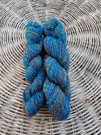 Prachtige strengen hand gesponnen merino wol, 215 meter, Hobby en Vrije tijd, Breien en Haken, Ophalen of Verzenden, Nieuw, Breien of Haken