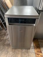 Zo goed als nieuwe smalle, RVS vaatwasmachine van Whirlpool., Ophalen of Verzenden, Zo goed als nieuw