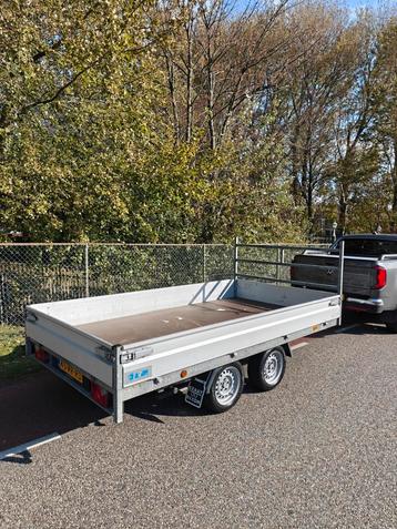 Hapert plateau aanhanger 2700KG beschikbaar voor biedingen