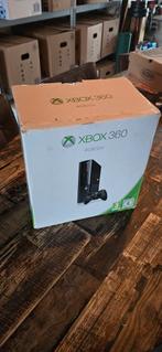 Xbox 360 E 4GB Go - Met Controller & Doos, Online, Gebruikt, 1 speler, Ophalen of Verzenden
