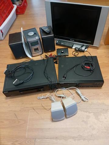 Partijtje audio apparatuur/ tv/ boxen/ hi-fi set beschikbaar voor biedingen
