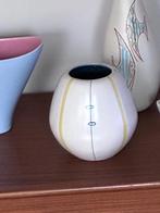 sixties, jaren 60, vintage vaasje, Gebruikt, Overige kleuren, Aardewerk of Porselein, Ophalen of Verzenden