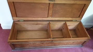 Kist hout beschikbaar voor biedingen