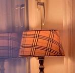⁹Gezocht 2 grote Burberry lampenkappen, Ophalen of Verzenden, Rond, Landelijk/ klassiek, Minder dan 25 cm