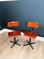 Vintage schoolstoeltjes, Huis en Inrichting, Stoelen, Ophalen, Gebruikt, Twee, Bruin