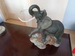 Porseleinen olifant VASTE PRIJS, Antiek en Kunst, Antiek | Porselein, Ophalen of Verzenden