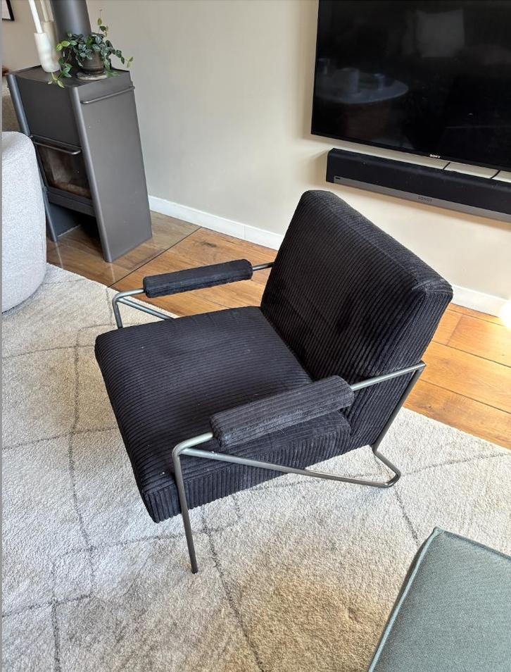 Stoel van Eleonora met zwarte ribstof, Huis en Inrichting, Fauteuils, Zo goed als nieuw, Metaal, Stof, 50 tot 75 cm, 75 tot 100 cm