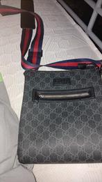 Zwarte gucci tas, Sieraden, Tassen en Uiterlijk, Tassen | Schoudertassen, Overige merken, Zwart, Ophalen of Verzenden, Zo goed als nieuw