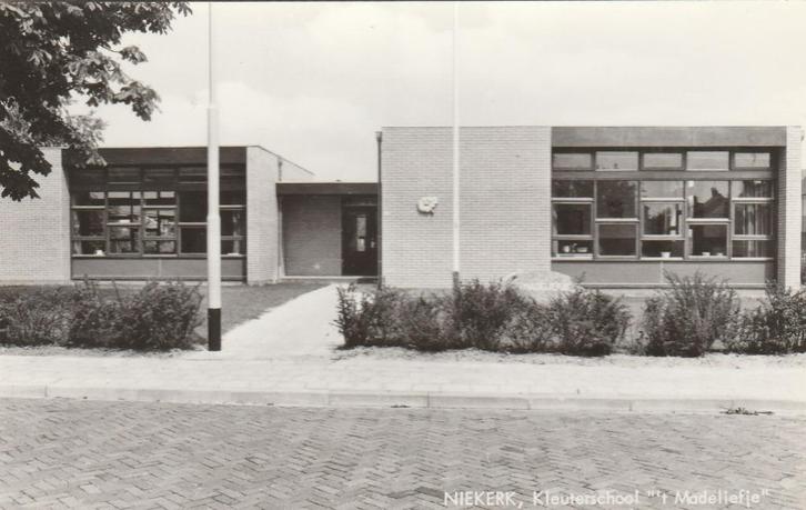 NIEKERK Kleuterschool 't Madeliefje, Verzamelen, Ansichtkaarten | Nederland, Ongelopen, Groningen, 1960 tot 1980, Verzenden