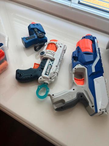 3 nerfs en  100pijltjes er bij beschikbaar voor biedingen
