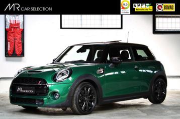 Mini Mini 2.0 Cooper S 60 Years Edition | JCW | Panoramadak  beschikbaar voor biedingen