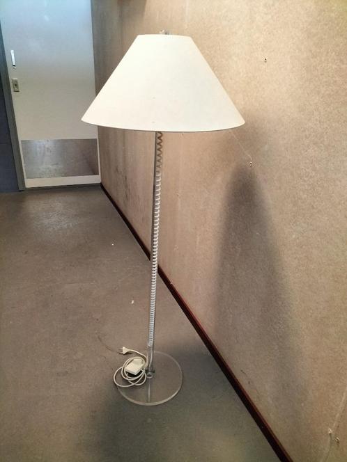 staande vloerlamp, Huis en Inrichting, Lampen | Vloerlampen, Gebruikt, 150 tot 200 cm, Kunststof, Ophalen