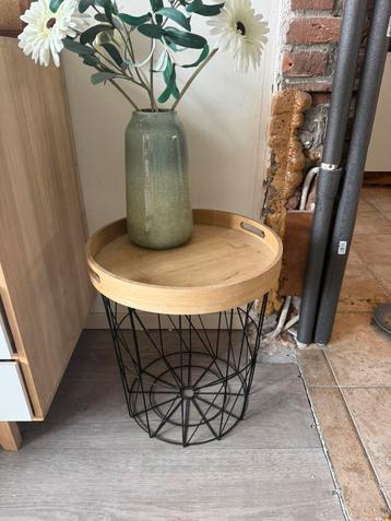 Bijzet tafel / mand beschikbaar voor biedingen