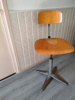 Retro bureaustoel/ tekenstoel / atelierstoel jaren '50, Huis en Inrichting, Stoelen, Ophalen, Gebruikt, Bruin, Vintage