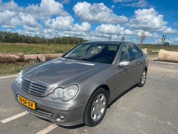 Mercedes-Benz C-Klasse 1.8 C180 Kompr Sedan AUT 2005 Grijs beschikbaar voor biedingen