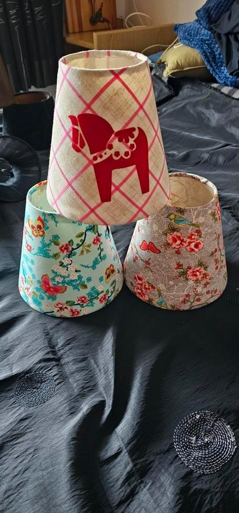 Vinted lampenkapjes 17 cm hg. E24 fitting. P.st. €9,99, Huis en Inrichting, Lampen | Lampenkappen, Zo goed als nieuw, Minder dan 25 cm