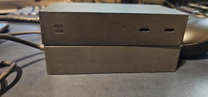 Microsoft Surface Dock - Model 1917, Computers en Software, Dockingstations, Zo goed als nieuw, Docking station, Laptop, Tablet