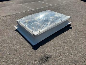 Lichtkoepel 70x100 met opstand beschikbaar voor biedingen