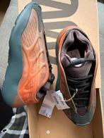 Adidas Yeezy 700 - Maat 39 1/3, Ophalen of Verzenden, Zo goed als nieuw, Overige kleuren, Sneakers of Gympen