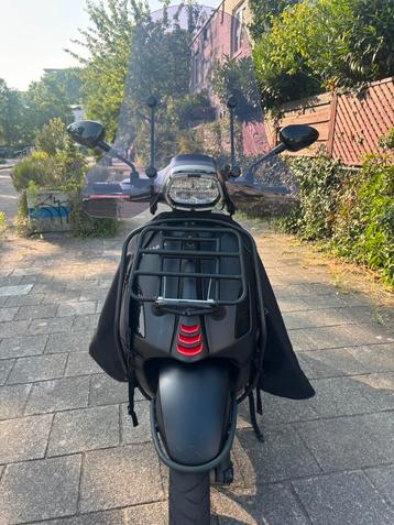 Vespa sprint iget e5 2022 beschikbaar voor biedingen