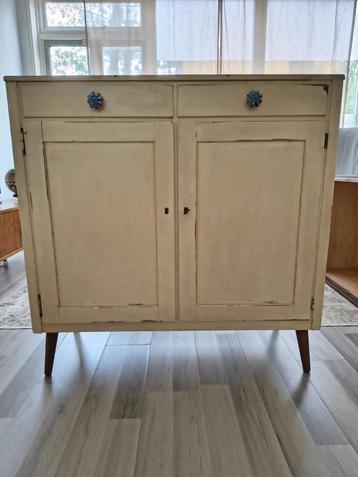 Vintage dressoir | massief hout | crème / vanille lak    beschikbaar voor biedingen