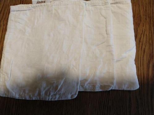 Pakket met babyartikelen bestaande uitz: 13 spuugdoekjes,, Kinderen en Baby's, Overige Kinderen en Baby's, Ophalen of Verzenden