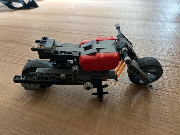 LEGO Techniek Motor, rood/zwart, zo goed als nieuw, Hobby en Vrije tijd, Modelbouw | Auto's en Voertuigen, Zo goed als nieuw, Overige typen