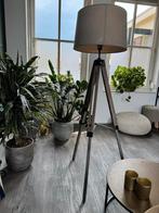 Vloerlamp driepoot beige, Huis en Inrichting, Lampen | Vloerlampen, Ophalen, Zo goed als nieuw