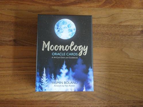 Moonology Oracle Cards 44 kaarten instructie Yasmin Boland, Boeken, Esoterie en Spiritualiteit, Zo goed als nieuw, Overige typen