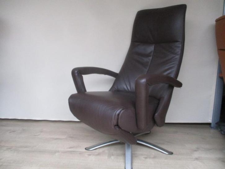 NIEUWSTAAT design relax fauteuil Twice 3 motoren accu bruin, Huis en Inrichting, Fauteuils, Zo goed als nieuw, Hout, Leer, Metaal